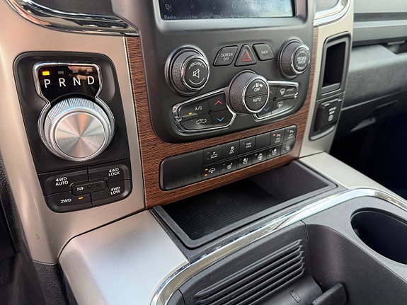 Dodge RAM 1500 10 of 15