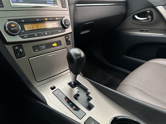 Toyota Avensis 27 of 30
