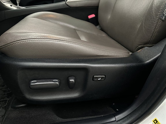 Toyota Avensis 13 of 30