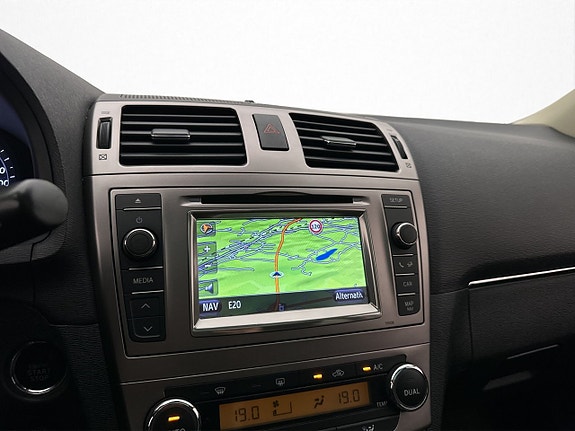 Toyota Avensis 24 of 30