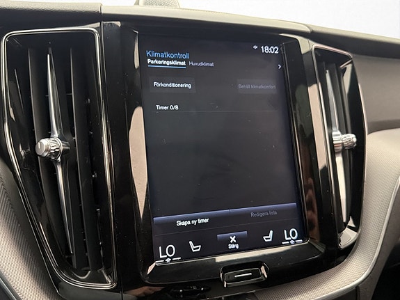 Volvo XC60 11 of 30