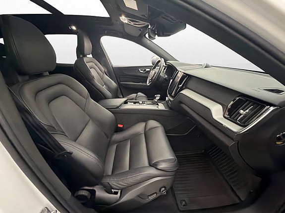 Volvo XC60 17 of 30