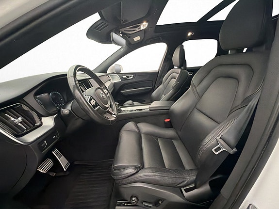 Volvo XC60 15 of 30