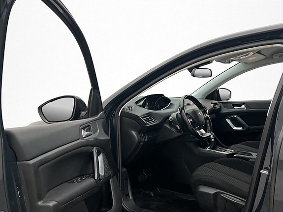 Peugeot 308 SW 18 of 29