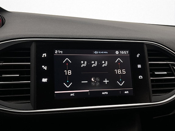 Peugeot 308 SW 23 of 29