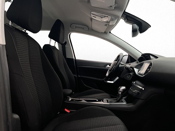 Peugeot 308 SW 12 of 29