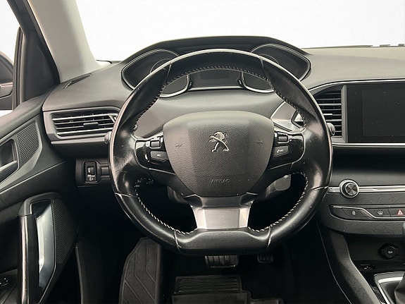 Peugeot 308 SW 17 of 29