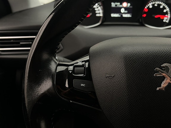 Peugeot 308 SW 25 of 29