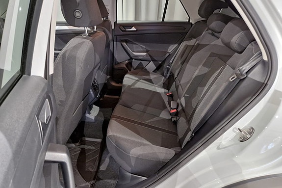 Volkswagen T-Roc 13 of 14