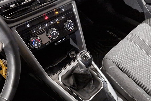 Volkswagen T-Roc 12 of 14