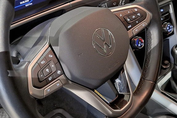 Volkswagen T-Roc 8 of 14