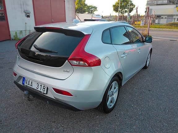 Volvo V40 3 of 12