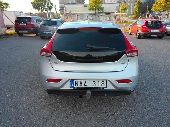 Volvo V40 10 of 12