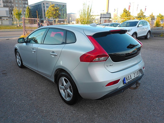Volvo V40 4 of 12