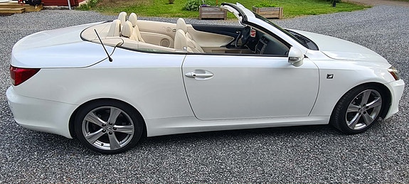 Lexus IS250C 7 of 7