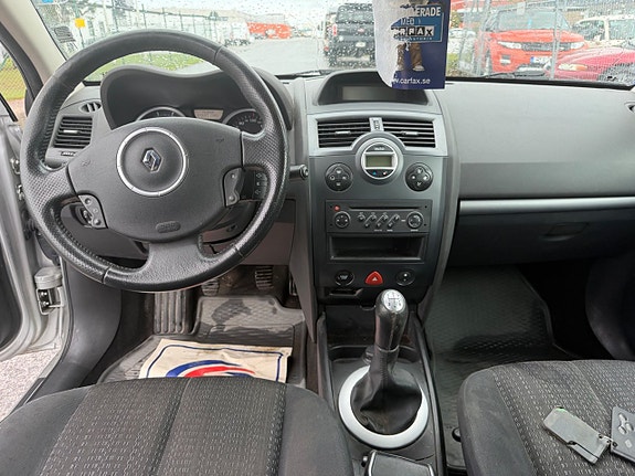 Renault Megane 22 of 28