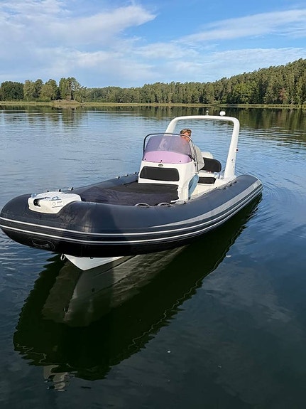 Grand 550S Silver Line – 2015 | Evinrude 115 hk | 250Tim 5 of 8