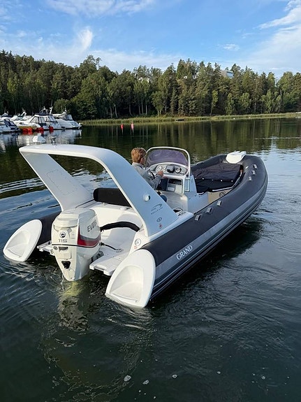 Grand 550S Silver Line – 2015 | Evinrude 115 hk | 250Tim 4 of 8