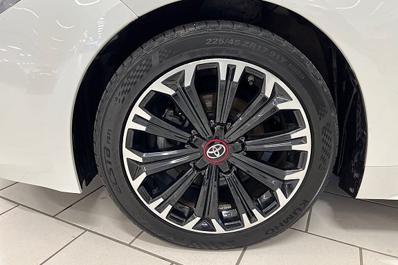 Toyota Corolla 17 of 21