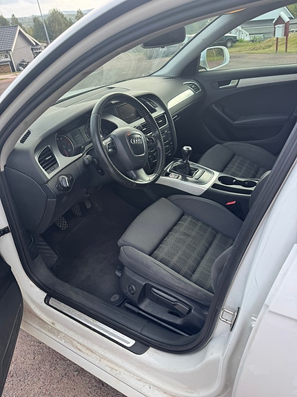 Audi A4 5 of 9