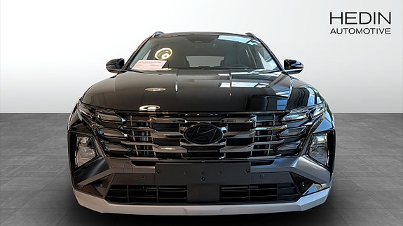 Hyundai Tucson 8 of 12