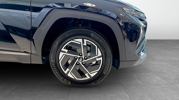 Hyundai Tucson 9 of 12