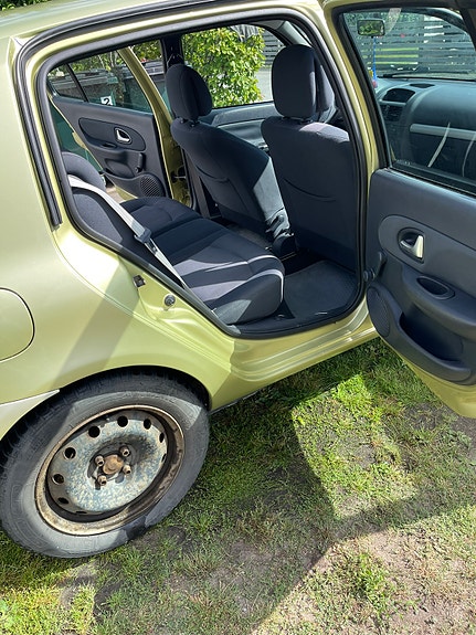 Renault Clio 9 of 12