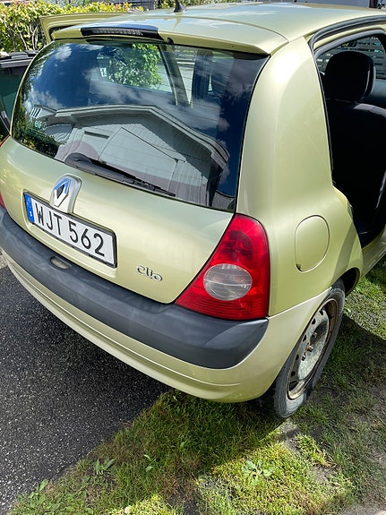 Renault Clio 12 of 12