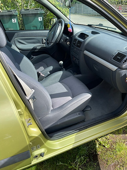 Renault Clio 10 of 12