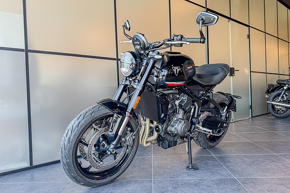 Triumph Trident 660 2 of 5
