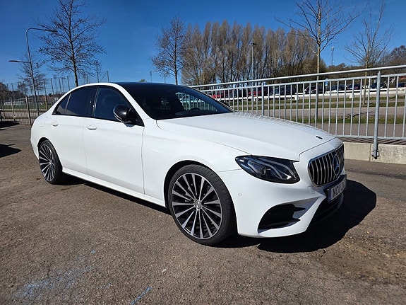 Mercedes-Benz E220 d 2 of 10