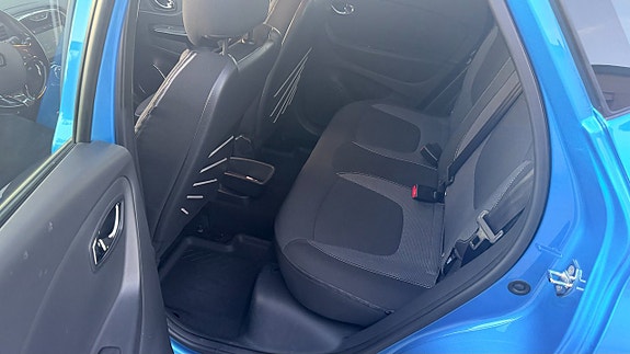 Renault Captur 6 of 18