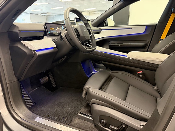 Polestar 4 7 of 19