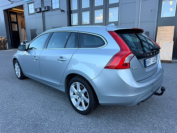Volvo V60 5 of 15