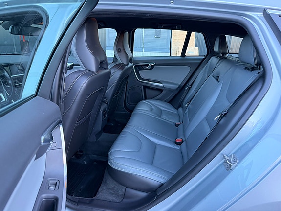 Volvo V60 8 of 15
