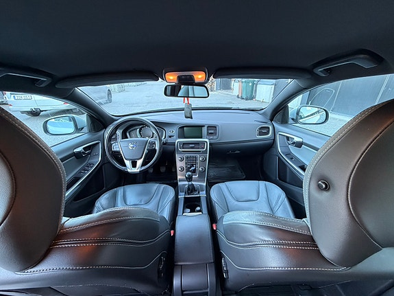 Volvo V60 9 of 15