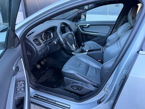 Volvo V60 7 of 15