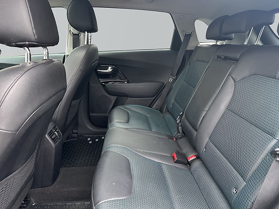 Kia Niro 10 of 15