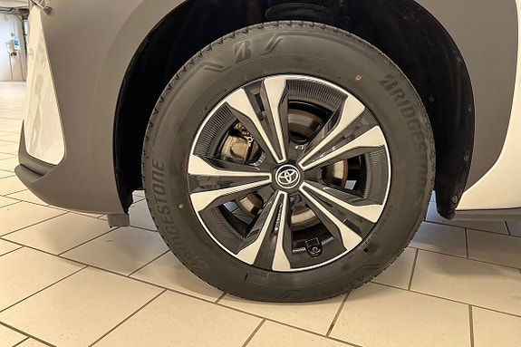 Toyota bZ4X 17 of 26