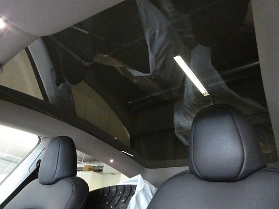 Tesla Model Y 17 of 23