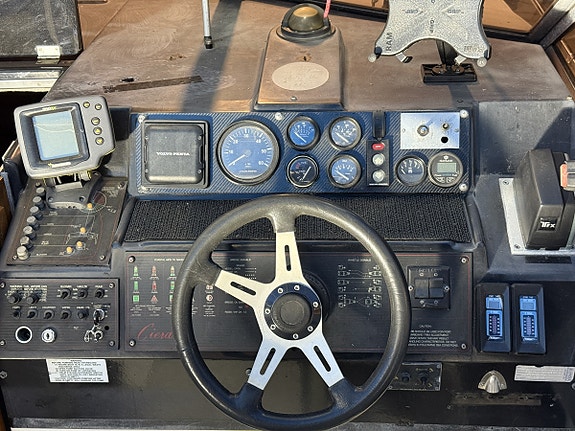 Bayliner 2550 Widebody V8 315 hk – välutrustad – 99 000 kr 21 of 30