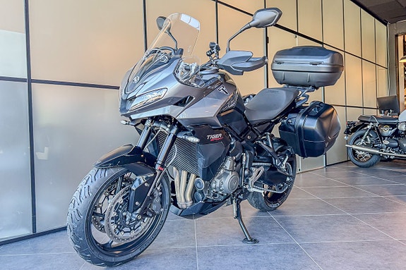 Triumph Tiger 800 Sport 2 of 6