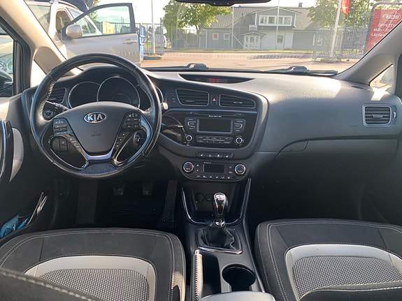 Kia Ceed 9 of 12