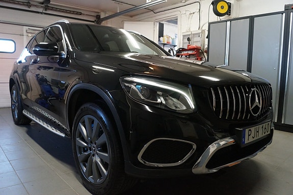 Mercedes-Benz GLC350 e 2 of 15