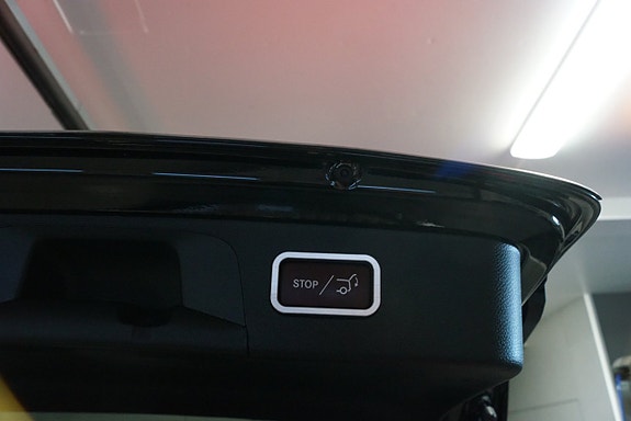 Mercedes-Benz GLC350 e 11 of 15