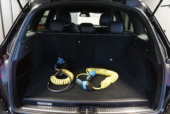 Mercedes-Benz GLC350 e 13 of 15
