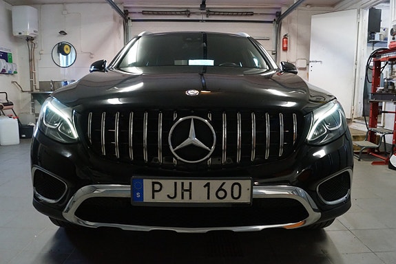 Mercedes-Benz GLC350 e 14 of 15