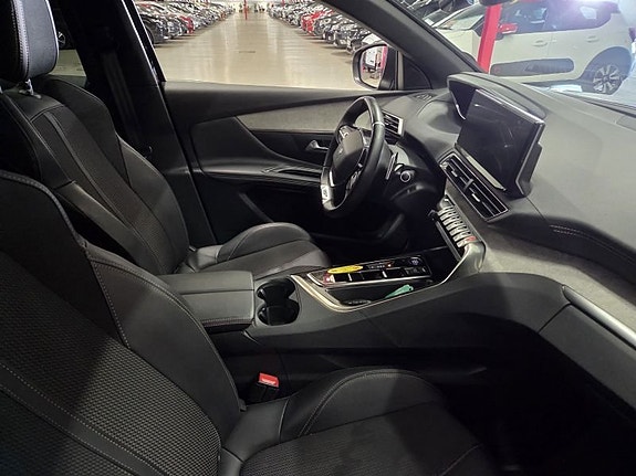 Peugeot 3008 4 of 10