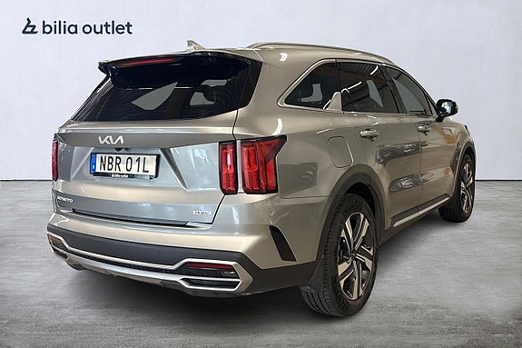 Kia Sorento 2 of 30