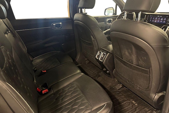 Kia Sorento 14 of 30
